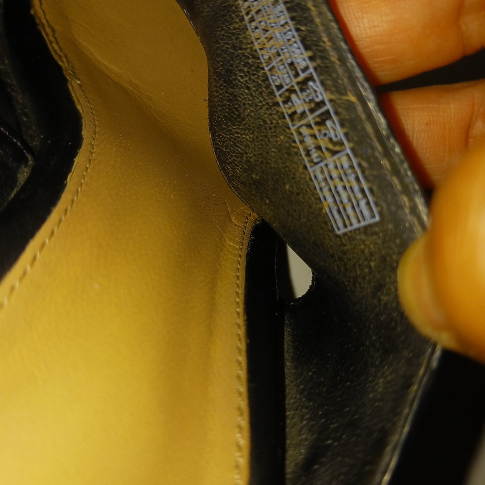 Ugg Size 8 - image 6